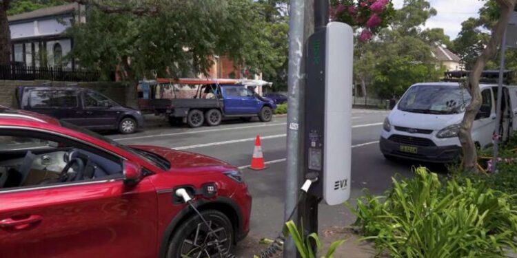 Ausgrid Installs Sydney’s First Power Pole-Mounted Electric Vehicle Charger in Glebe