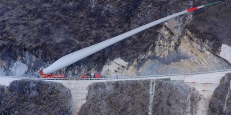 Wind Turbine Blade Climb Up Mountain Causes Anxiety