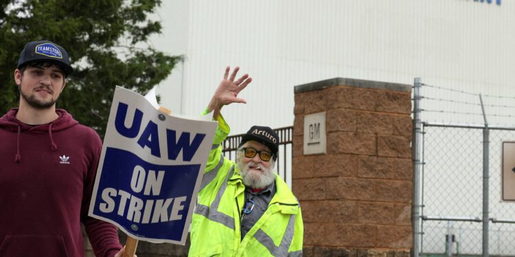 United Auto Workers Union and General Motors Reach Tentative Agreement to End Strike