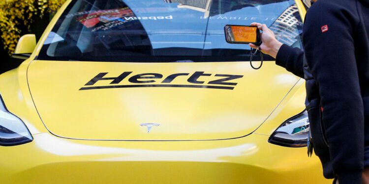 Hertz Sells 20,000 Electric Cars After Being Burned by Tesla’s Price Cuts