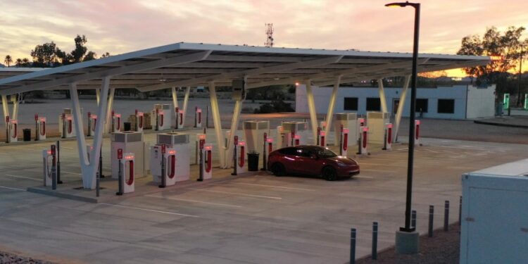 Tesla conducting more layoffs, including entire Supercharger team