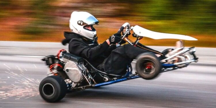 Lunatic hero builds electric kart with nearly 700 lb-ft of mind-bending TQ [video]