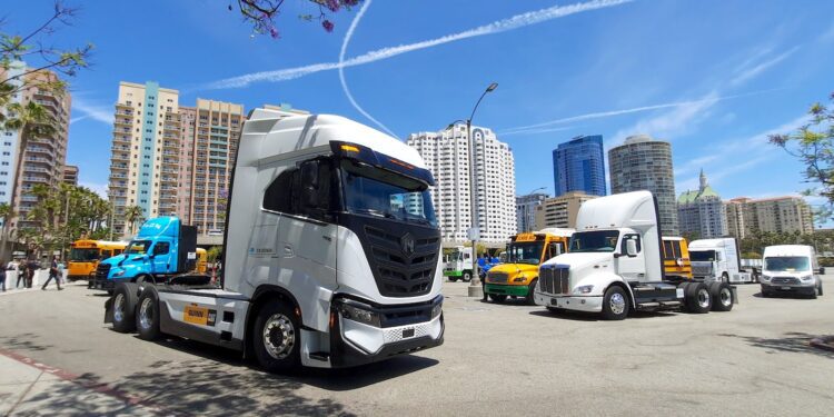 US nonprofit set to buy 500 electric semi trucks by 2028 in 0M deal